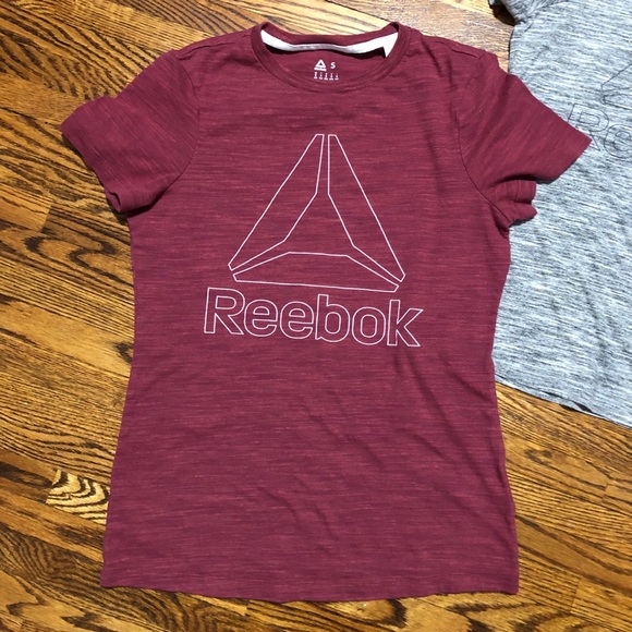 Set of 2 woman’s Reebok athletic workout t-shirts - Picture 2 of 4